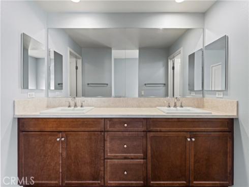 543  Rockefeller  , Irvine, CA