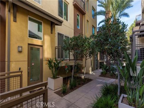 543  Rockefeller  , Irvine, CA