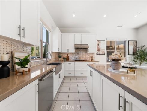 121  Tall Reed  , Irvine, CA