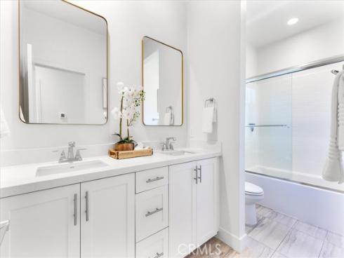 209 Paramount , Irvine, CA