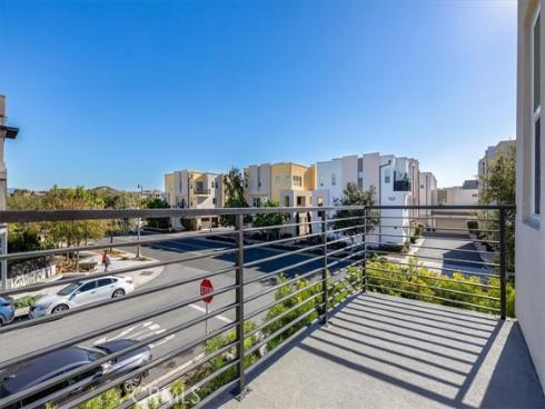 209 Paramount , Irvine, CA