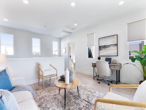 209 Paramount , Irvine, CA