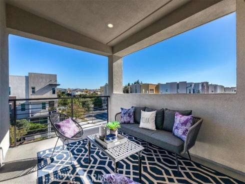 209 Paramount , Irvine, CA