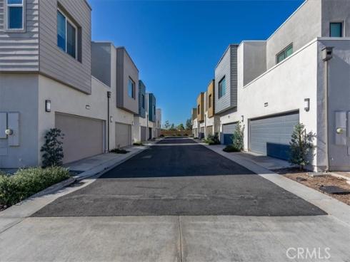 209 Paramount , Irvine, CA