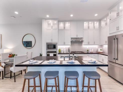 209 Paramount , Irvine, CA