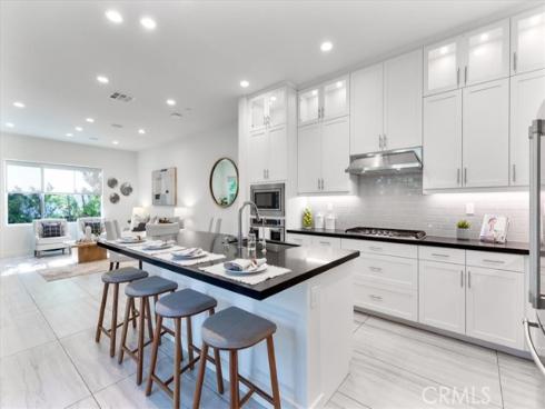 209 Paramount , Irvine, CA