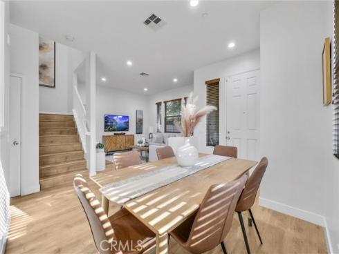 50  Hedge Bloom  , Irvine, CA