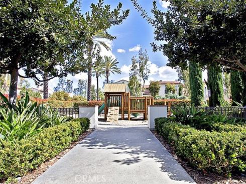 50  Hedge Bloom  , Irvine, CA