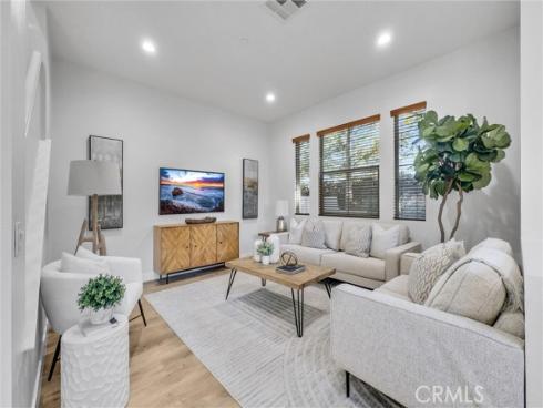 50  Hedge Bloom  , Irvine, CA