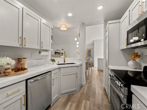 93  Lehigh Aisle  , Irvine, CA