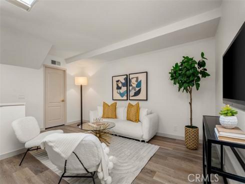 93  Lehigh Aisle  , Irvine, CA