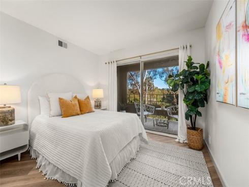 93  Lehigh Aisle  , Irvine, CA