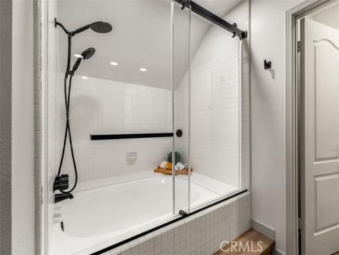 93  Lehigh Aisle  , Irvine, CA