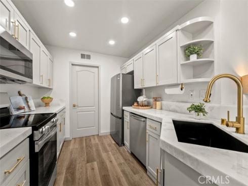 93  Lehigh Aisle  , Irvine, CA