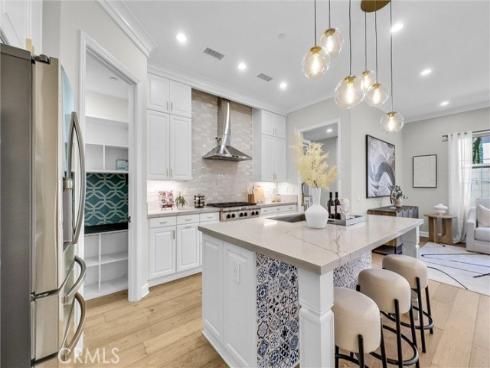 61  Acorn Glen  , Irvine, CA