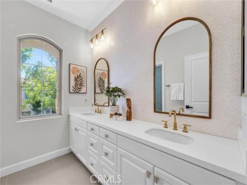 61  Acorn Glen  , Irvine, CA