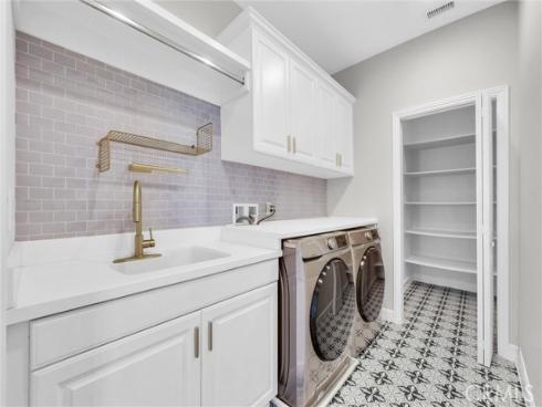 61  Acorn Glen  , Irvine, CA