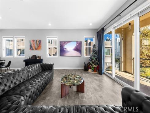 115  Frame  , Irvine, CA