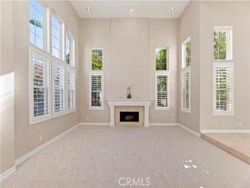 8  Nidden  , Irvine, CA