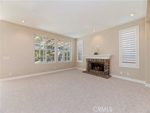 8  Nidden  , Irvine, CA