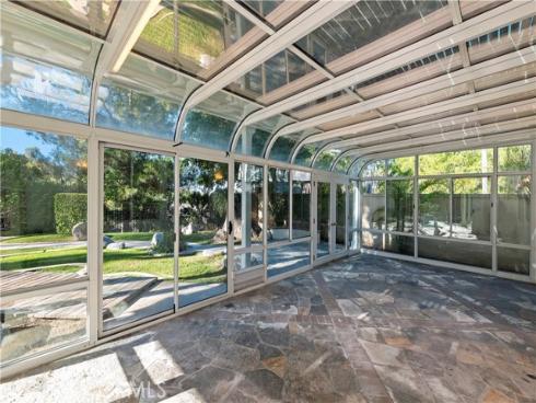 8  Nidden  , Irvine, CA