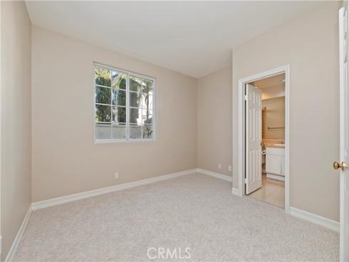 8  Nidden  , Irvine, CA