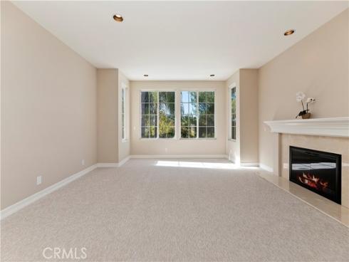 8  Nidden  , Irvine, CA