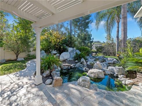 8  Nidden  , Irvine, CA