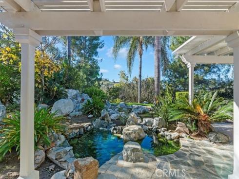 8  Nidden  , Irvine, CA