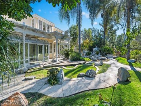 8  Nidden  , Irvine, CA