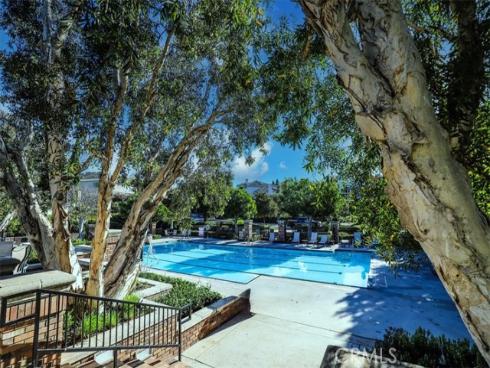 8  Nidden  , Irvine, CA