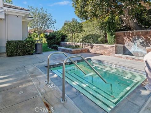8  Nidden  , Irvine, CA