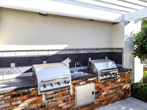 8  Nidden  , Irvine, CA