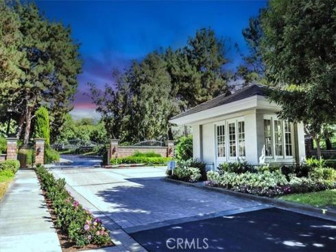 8  Nidden  , Irvine, CA