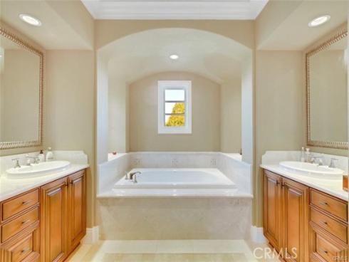 21  Ridgeview  , Irvine, CA