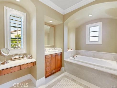 21  Ridgeview  , Irvine, CA