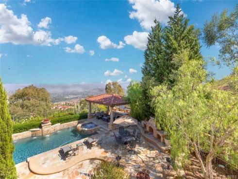 21  Ridgeview  , Irvine, CA