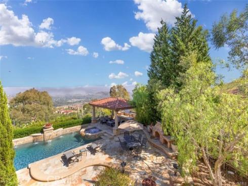 21  Ridgeview  , Irvine, CA