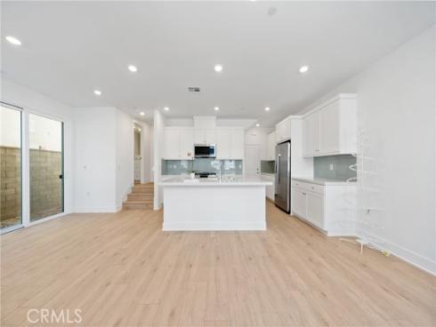 322  Proctor  , Irvine, CA