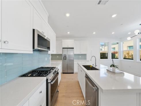 322  Proctor  , Irvine, CA