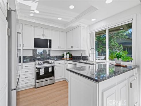 19  Las Brisas  10 , Irvine, CA