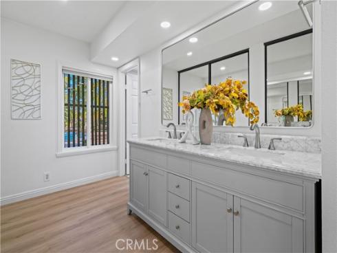 19  Las Brisas  10 , Irvine, CA