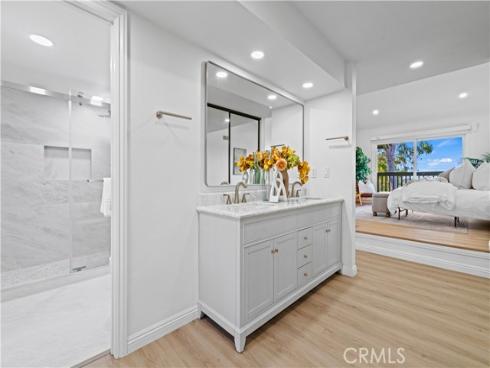 19  Las Brisas  10 , Irvine, CA