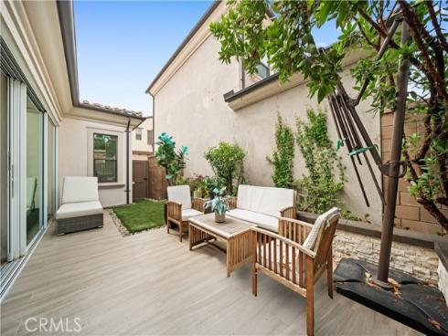 67  Runner  , Irvine, CA