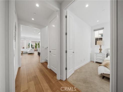 67  Runner  , Irvine, CA