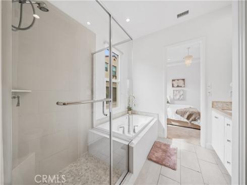 67  Runner  , Irvine, CA