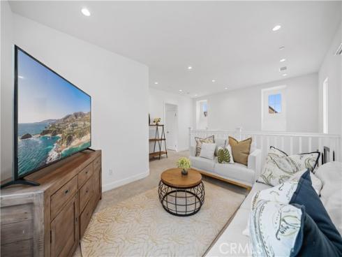 67  Runner  , Irvine, CA