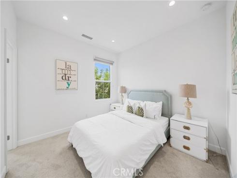 67  Runner  , Irvine, CA