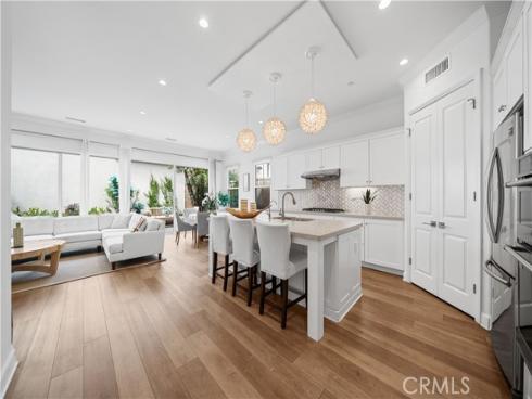 67  Runner  , Irvine, CA