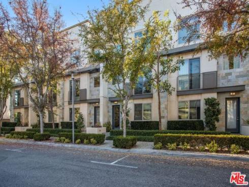 25  Delancy  , Irvine, CA